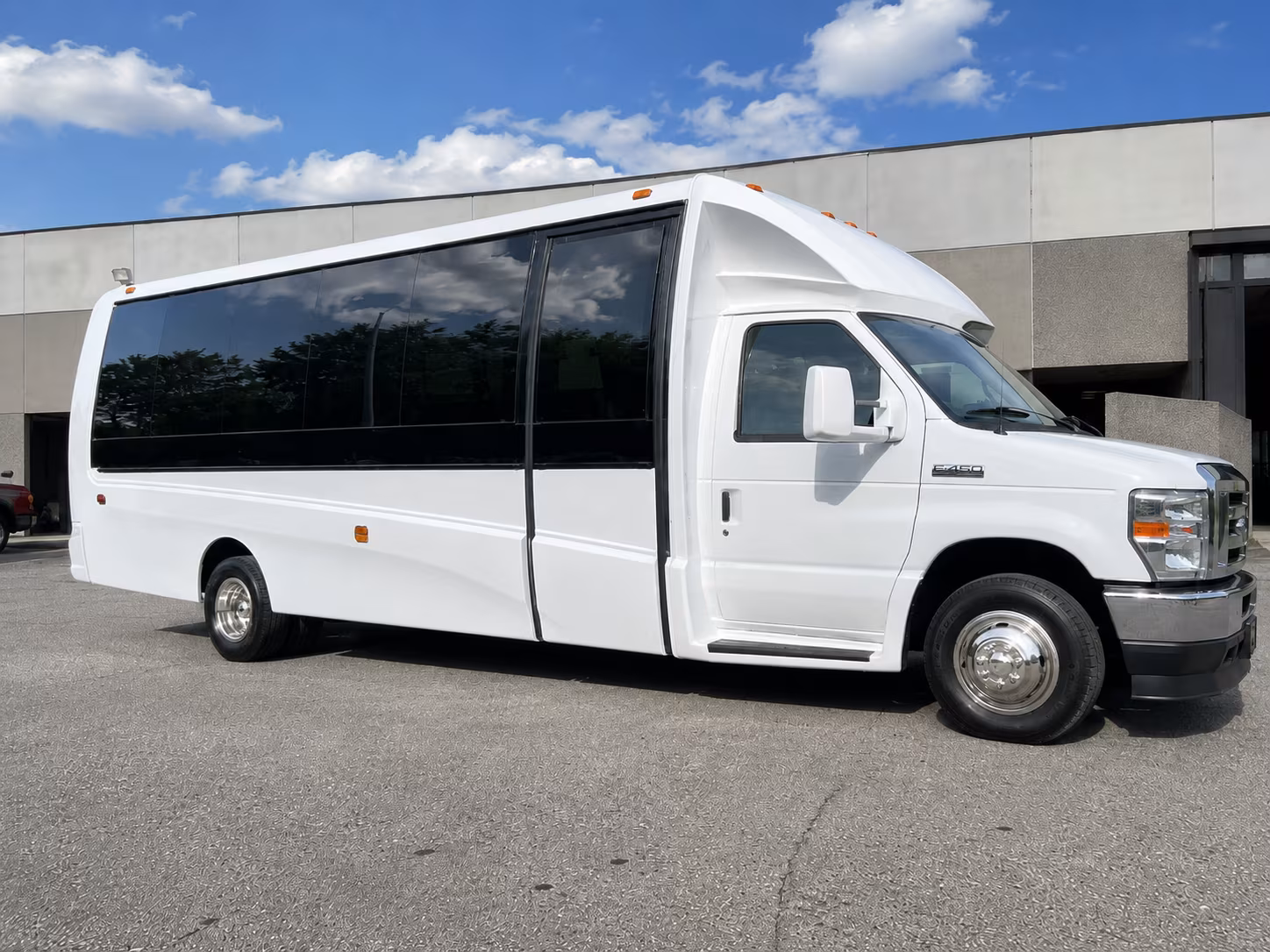 through a network of bus companies find prom transportation serving all of aurora colorado